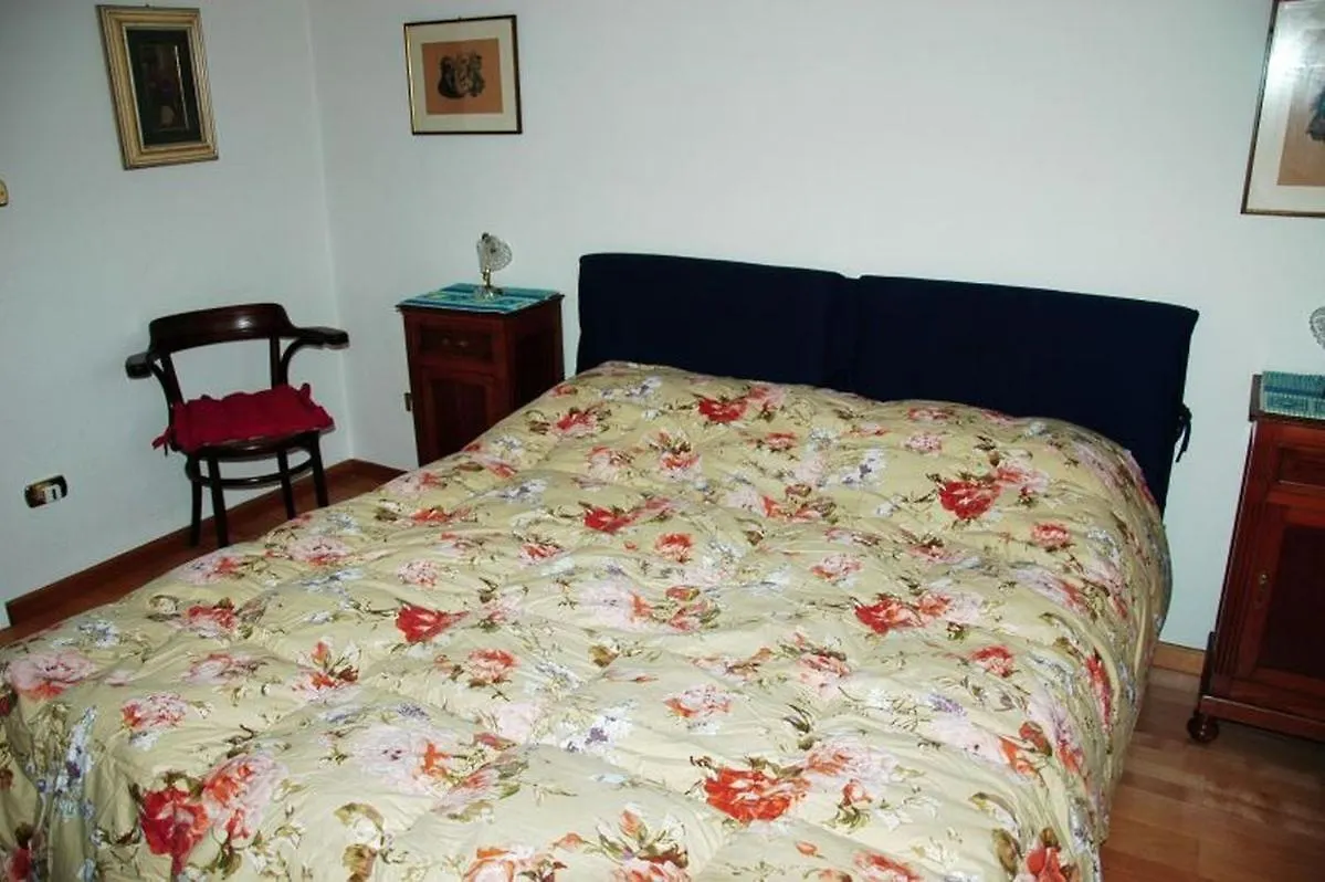 ヴェローナ Al Piccolo Giardino Bed & Breakfast 0*,
